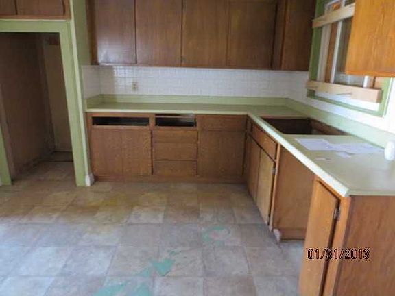 5th image of 636 Alamos Ave