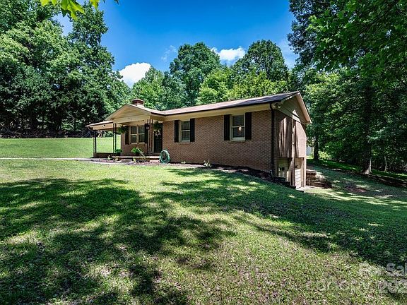 3rd image of 2515 Ila Jay Ln