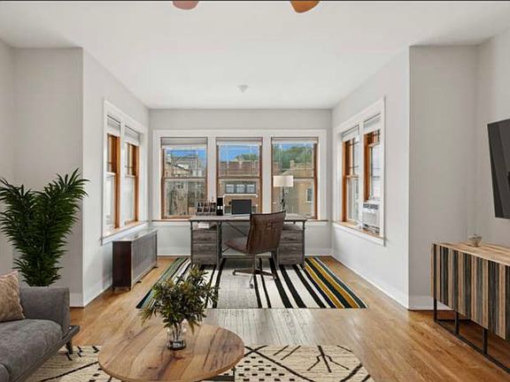2nd image of 4815 N Leavitt St #2