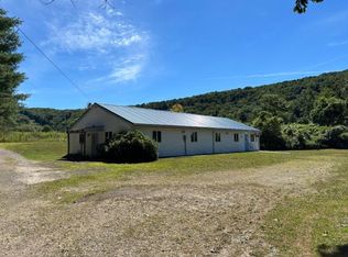 106 Skinner Ln, Warren, PA 16365