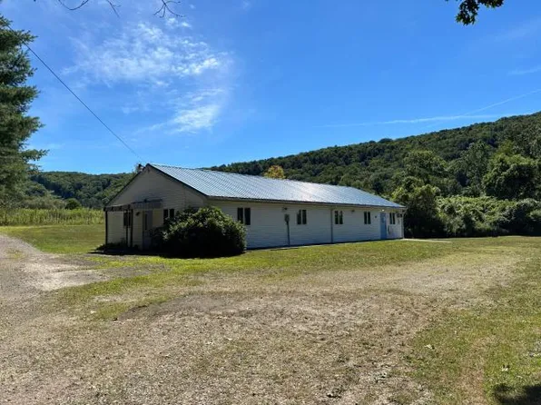 106 Skinner Ln, Warren, PA 16365