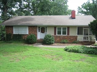 104 McSwain Dr, Greenville, SC 29615