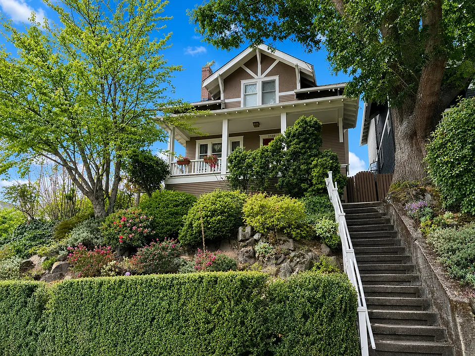 2530 2nd Ave W