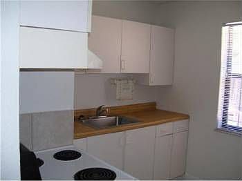 4th image of 721 S Pine St