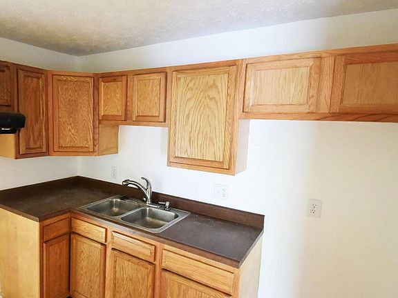 4th image of 2938 Queen City Ave
