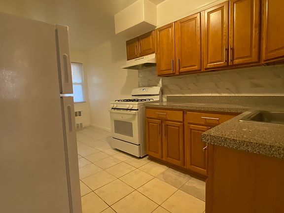 4th image of 9902 Avenue J Floor 1