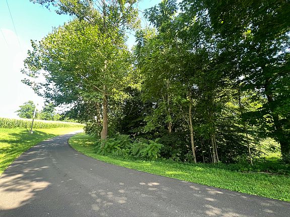 4th image of 11 Cherry Ln