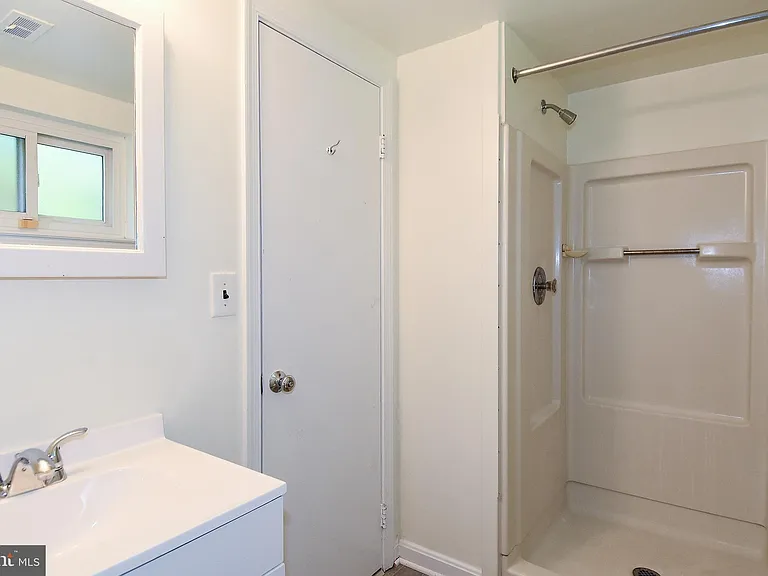7513 Sebago Rd — Photo 40