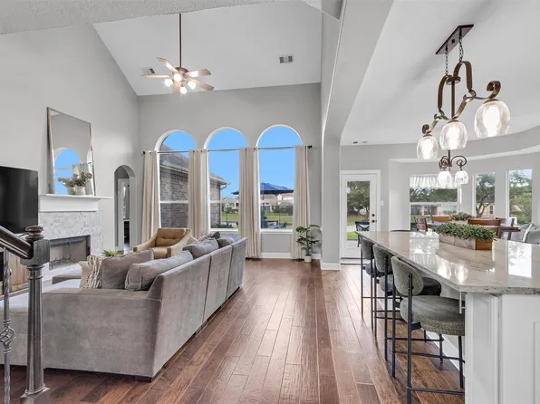 3002 E Lake Falls Cir, Spring, TX 77386