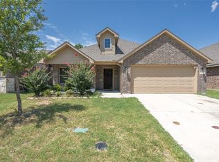 1119 Vintage Ave, Gainesville, TX 76240