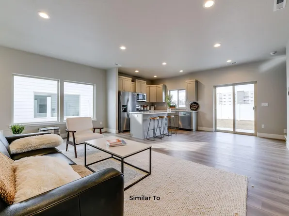 10562 Clearwater Dr, Kennewick, WA 99336