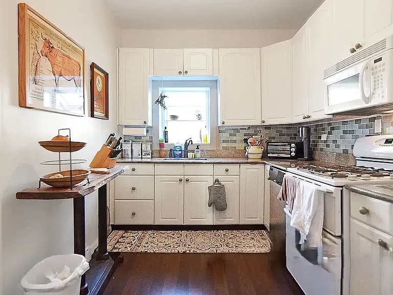 58 Hausman St #1 — Photo 6