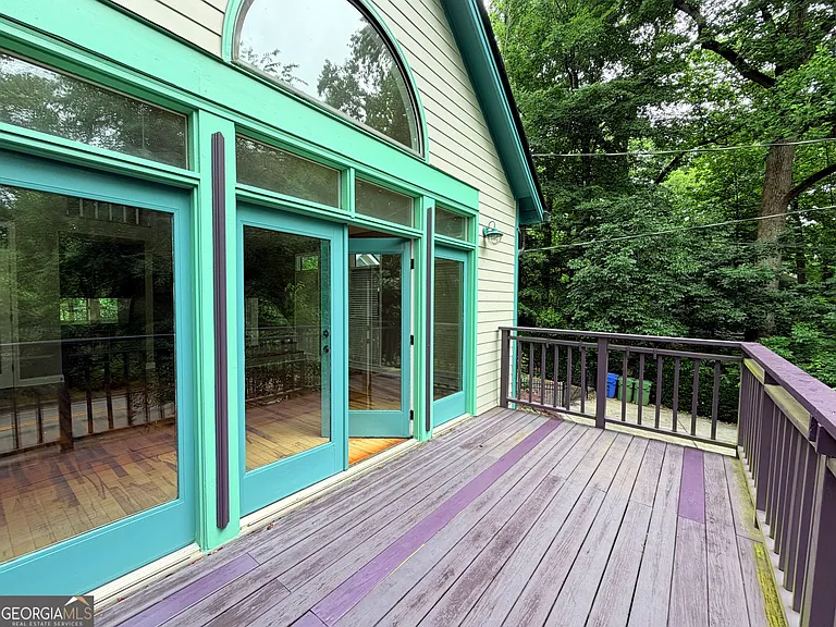 1012 Berne St SE — Photo 5
