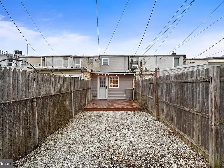 3319 Paine St — Photo 19