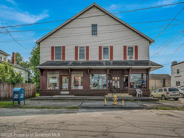 700 Poplar St, Mayfield, PA 18433
