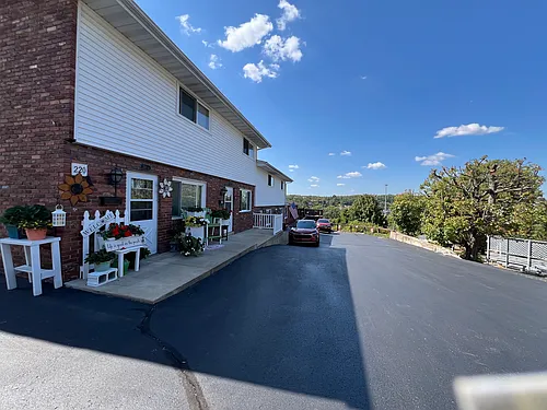 220 Orchard Hill Dr #B Photo 1 220 Orchard Hill Dr #B Photo 1