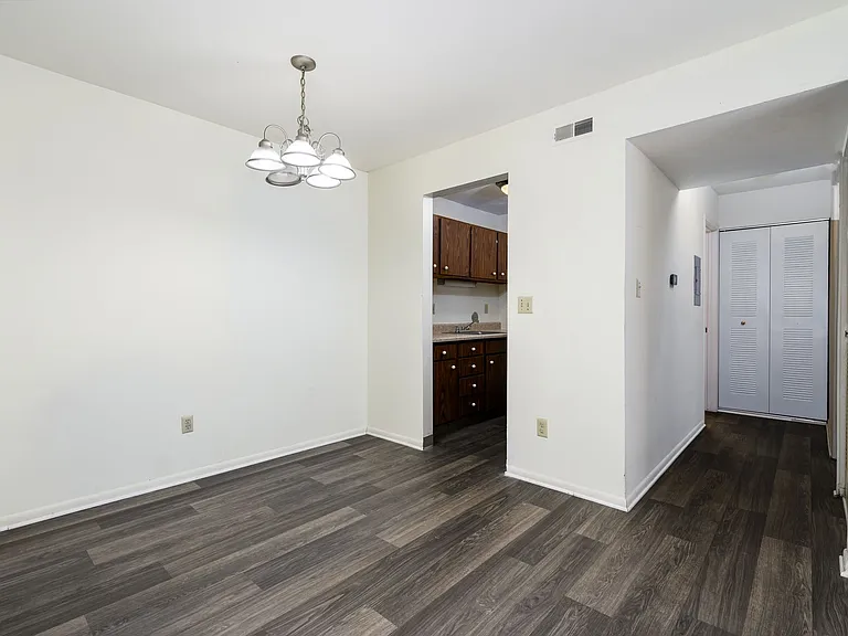 Oak Forest Apartments — Photo 50