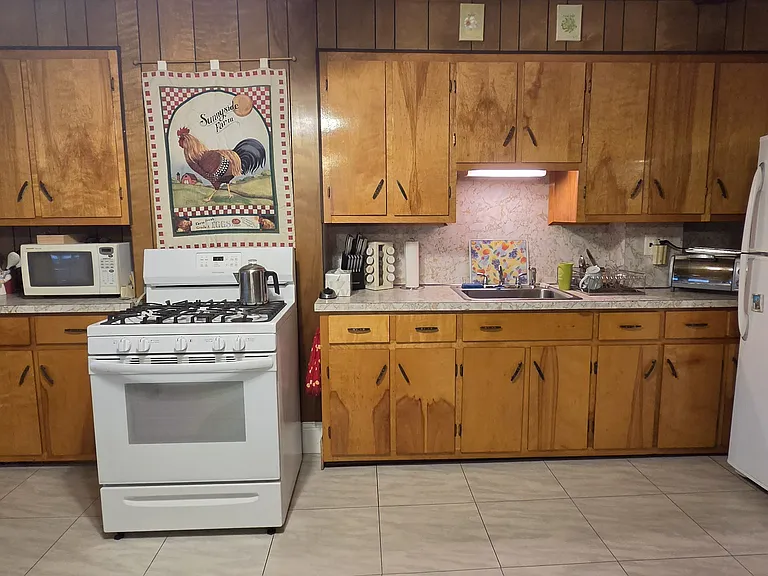 135 Cottage St #3 — Photo 3