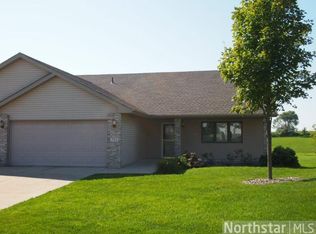 702 Danube Cir NE, New Prague, MN 56071