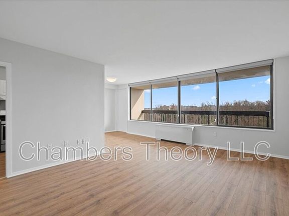 4th image of 3705 S George Mason Dr APT 608S