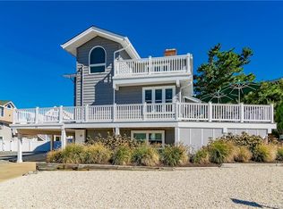 11 10th St, Beach Haven, NJ 08008