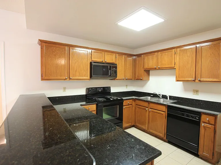 5839 Creekside Cir — Photo 11