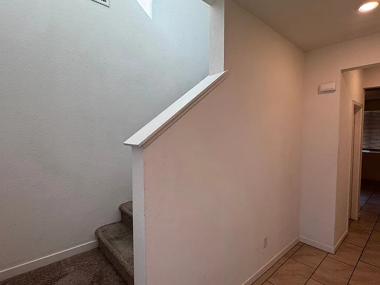 7080 Garnet Crest Ct — Photo 4