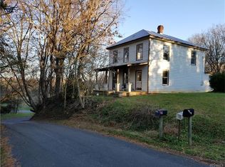 30 Church St, Cartersville, VA 23027