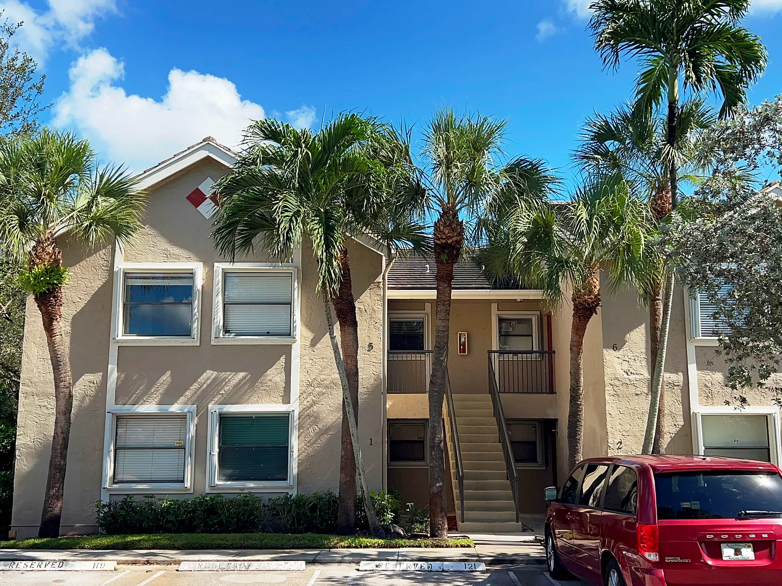 3 bed, 1332 sqft, $2,500 — Photo 1