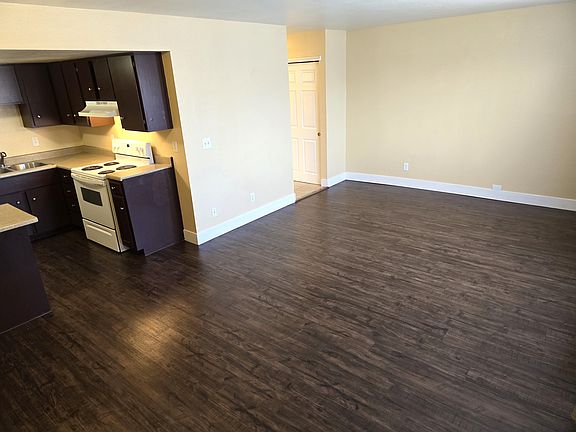 3rd image of 4708 Thunderbolt Ave #4