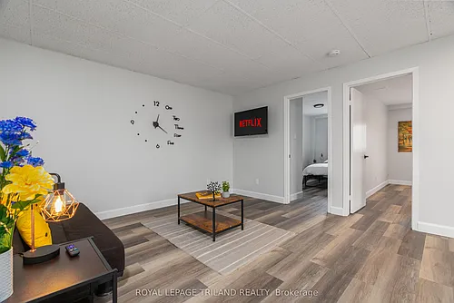 469 Grey St Photo 1