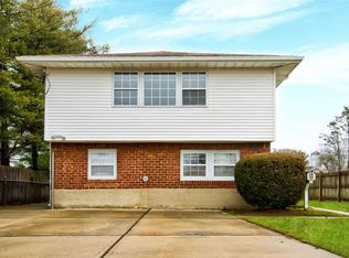 225 Bay Ave, Hicksville, NY 11801