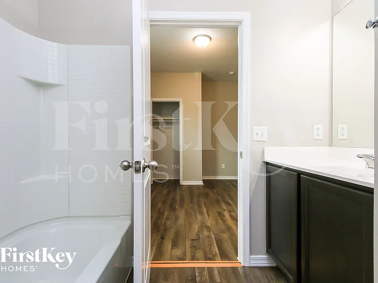 398 W Powell Dr — Photo 12