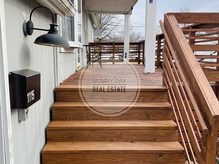 1115 Prickett Ave — Photo 28