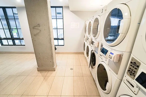 Rented by Manhattan Management LLC | media 98