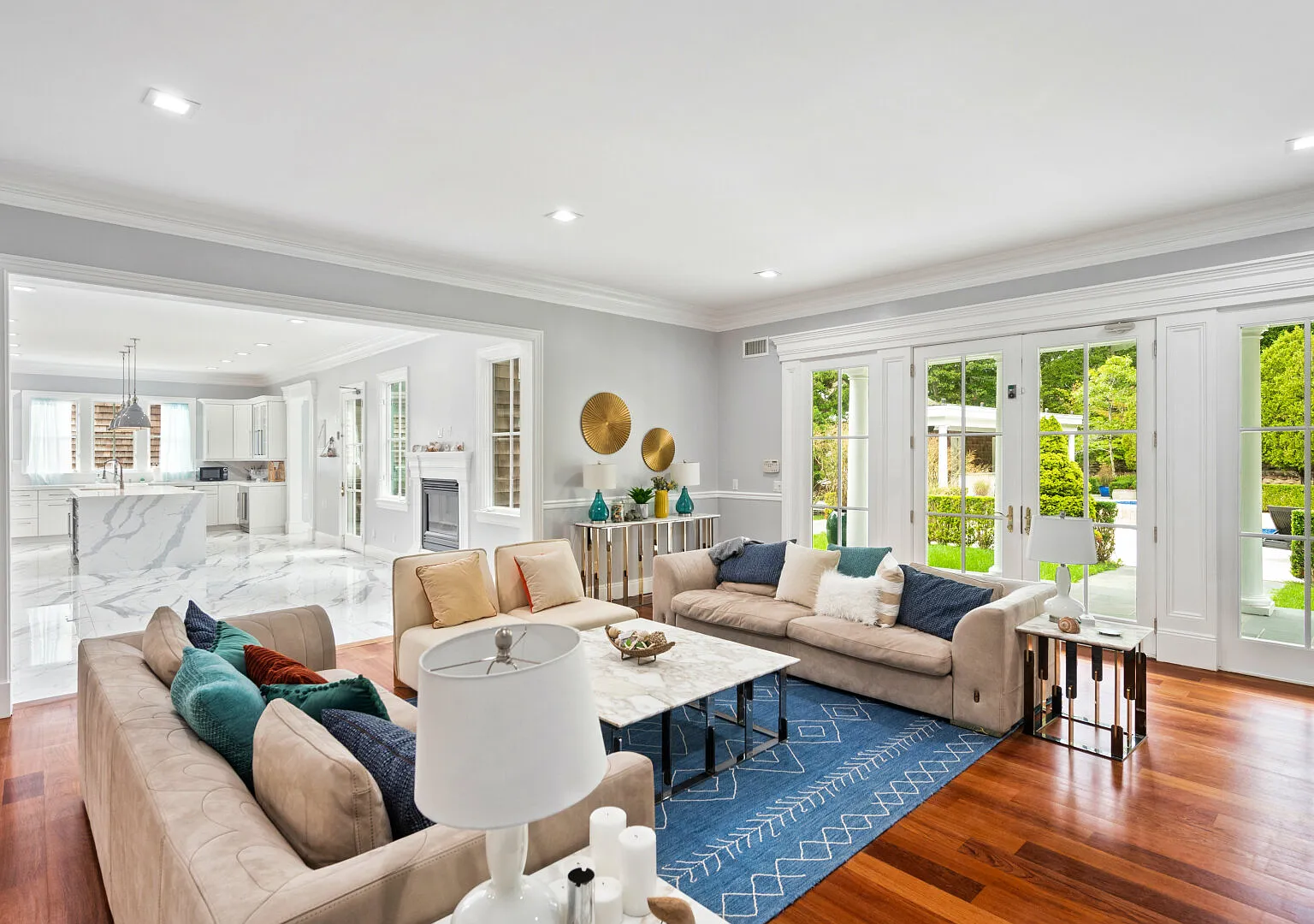 Pristine estate sited on 4 acres of land, pool pavilion with spa — Photo 4