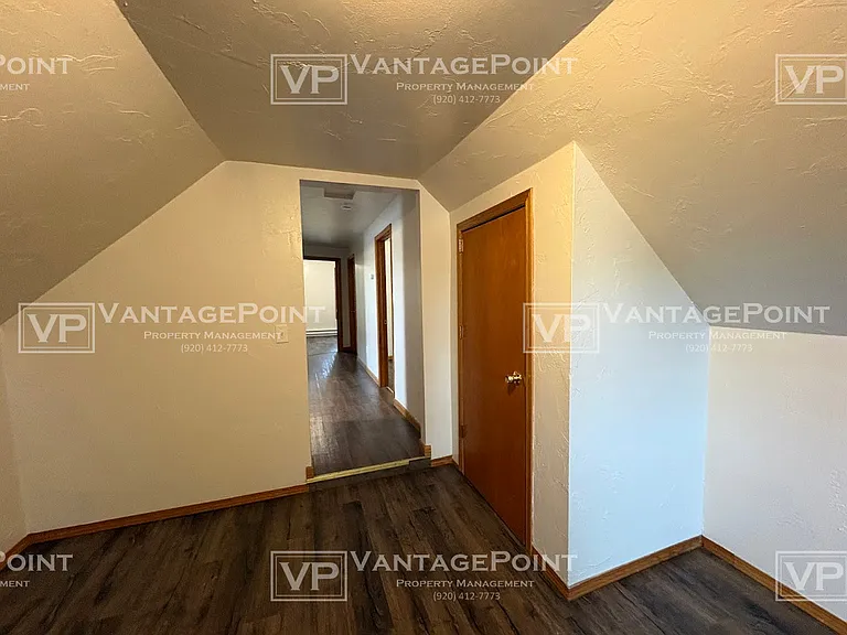 1079 Shawano Ave — Photo 9