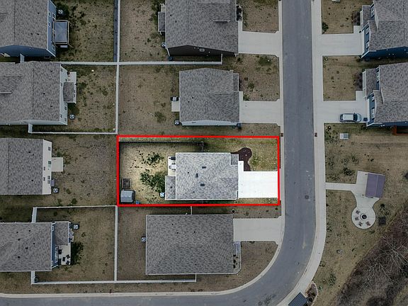 5th image of 148 Crawford Cir