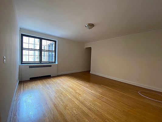 1st image of 212 W 22nd St APT 4P