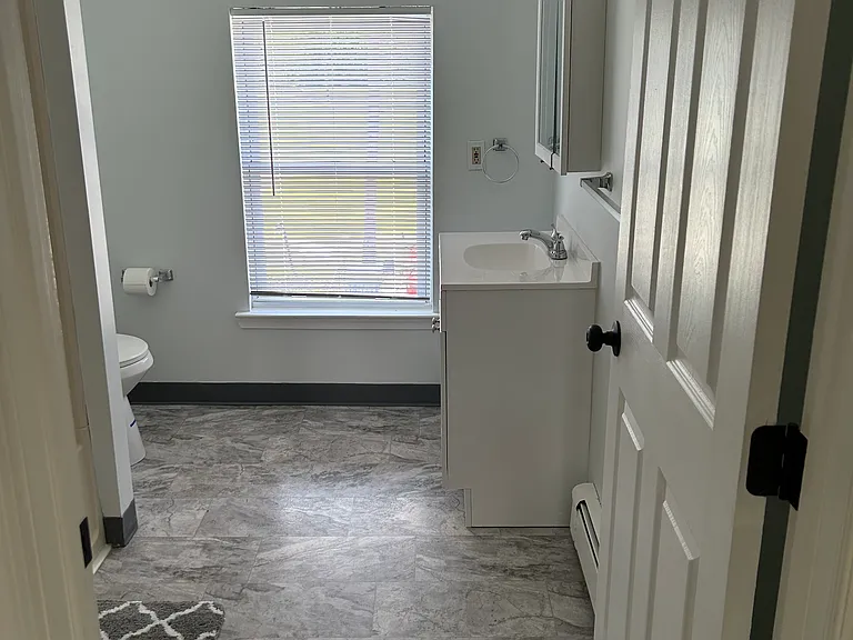 1364 Stewart St — Photo 11
