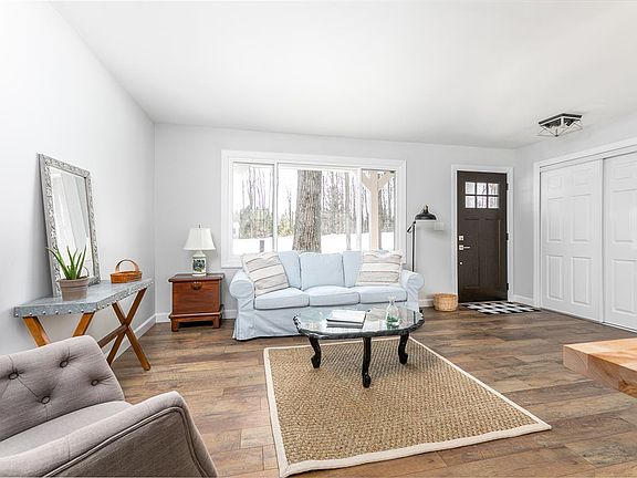 4th image of 9258 Blackburn Dr
