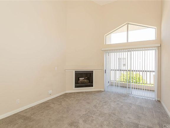 5th image of 5530 Owensmouth Ave APT 311