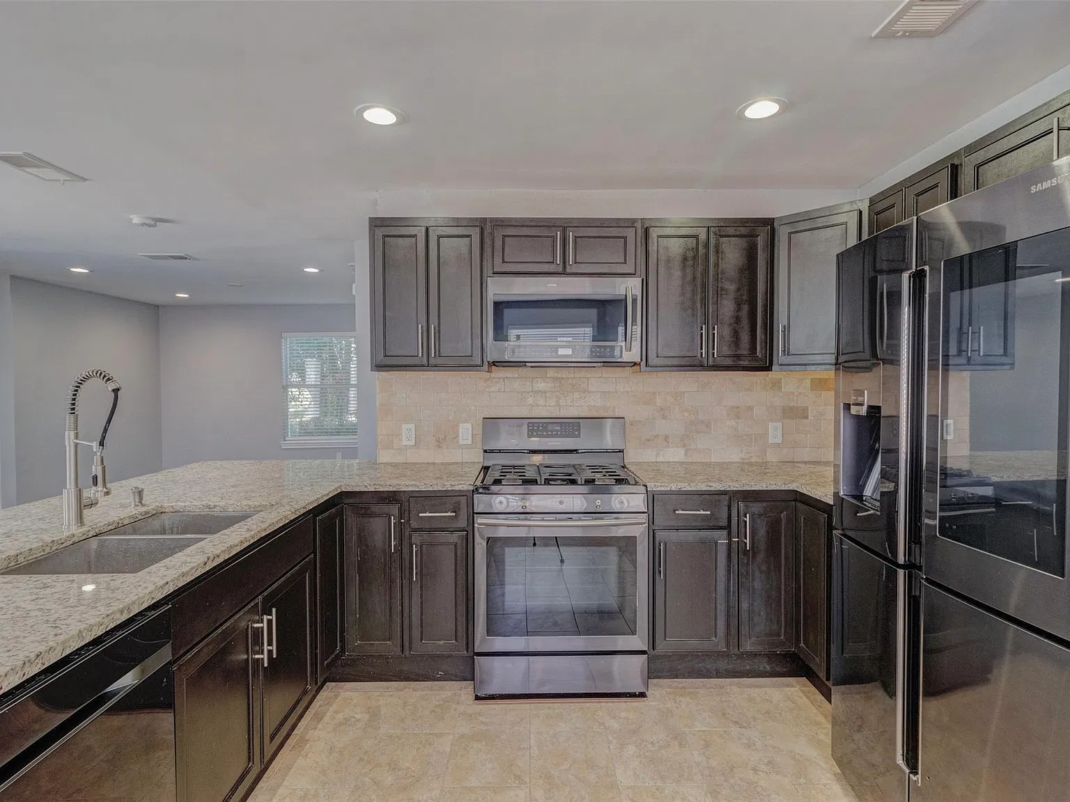 3 bed, 1509 sqft, $2,795 — Photo 2
