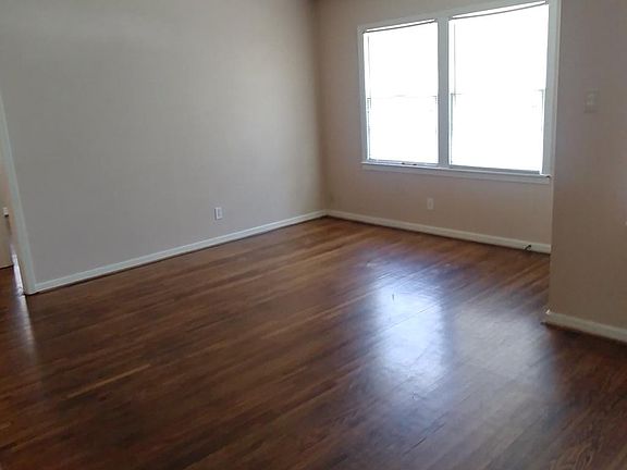 2nd image of 851 Magnolia St
