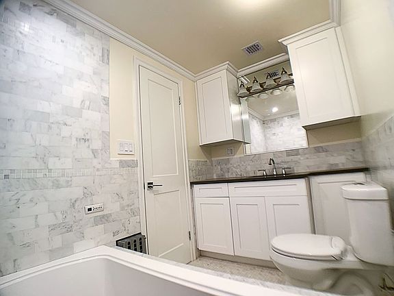 5th image of 319 W 80th St APT 1A