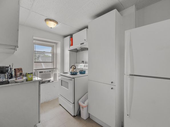 703 N Van Buren St APT 6