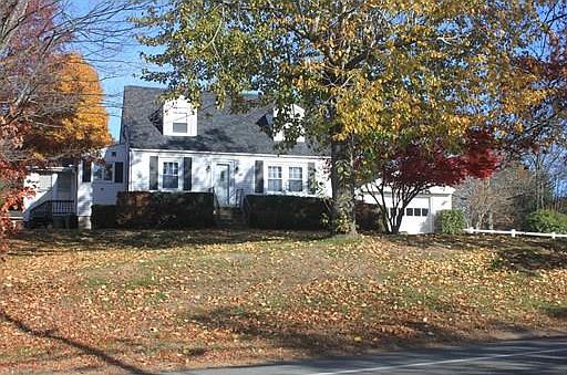 1st image of 504 Bay Rd