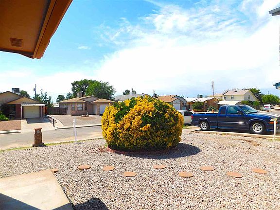 3rd image of 2212 Idaho Dr