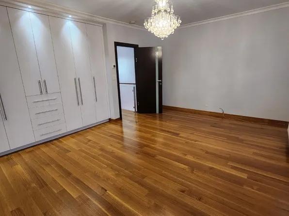 2229 East 26th Street image 12 of 20