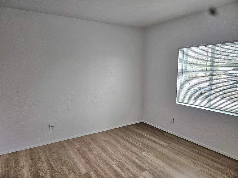 510 E Hatcher Rd #208 — Photo 11